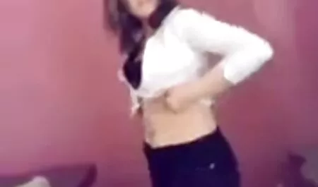 ناتاشا با دو ریزه در دهان خود کار می کند و مایع منی در صورت عکس سکس مرد وزن خود می گیرد