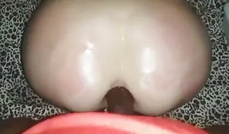 خرده های فیلم سکس یک زن با چند مرد صبح روی گربه شخص جوان