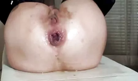 سوراخ مو را به یک زن لاغر فیلم سکس یک زن با چند مرد ماساژ دهید