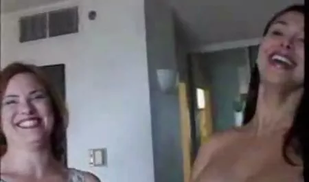 او یک عمه جسور را به انجام عکس هایی از سکس زن و مرد رابطه جنسی در اتاقش دعوت کرد