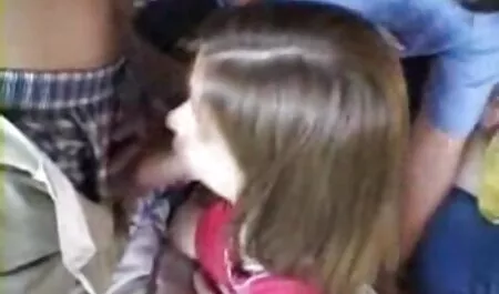رابطه جنسی با یک دیک لاستیکی ضخیم فیلم سکس یک زن با چند مرد