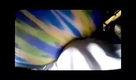 پسر دختری را با فیلم سکس مرد با اسب لباس سفید می گیرد